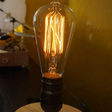 Đèn để bàn phong cách cổ điển XTE 265